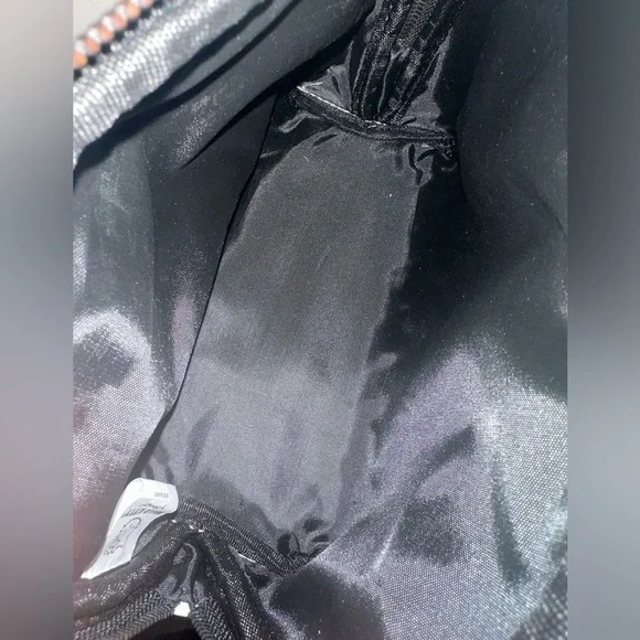 The Crème Shop x Hello Kitty White Cosmetic Bag - Picture 3 of 3